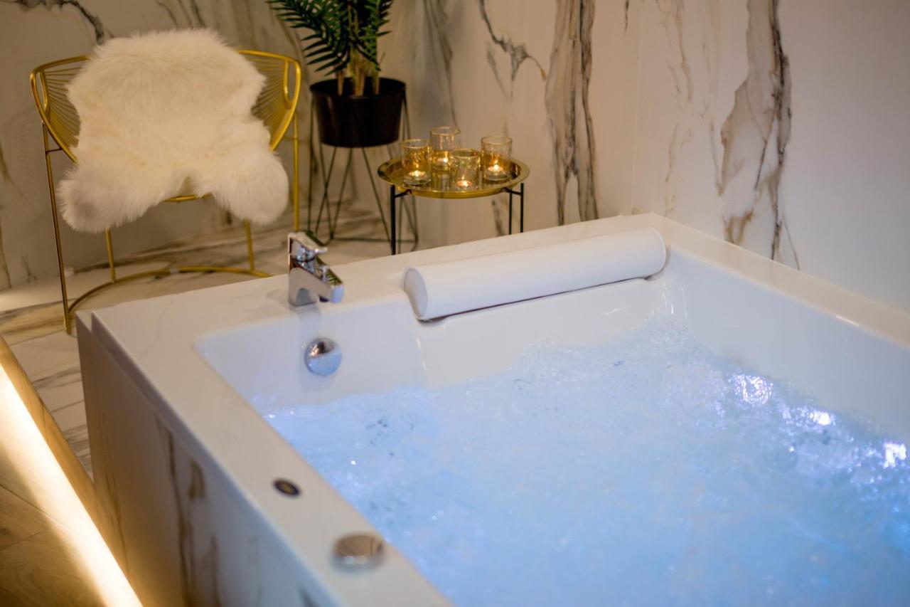 Jacuzzi Apartment Main Square Krakau Exterior foto